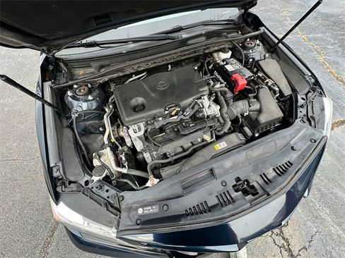 Used 2020 Toyota Camry XSE image 32