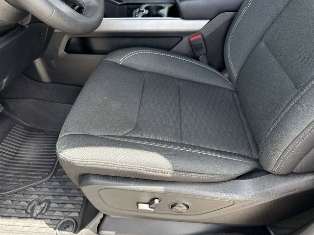 Used 2025 RAM 1500 Big Horn AWD/4WD image 19
