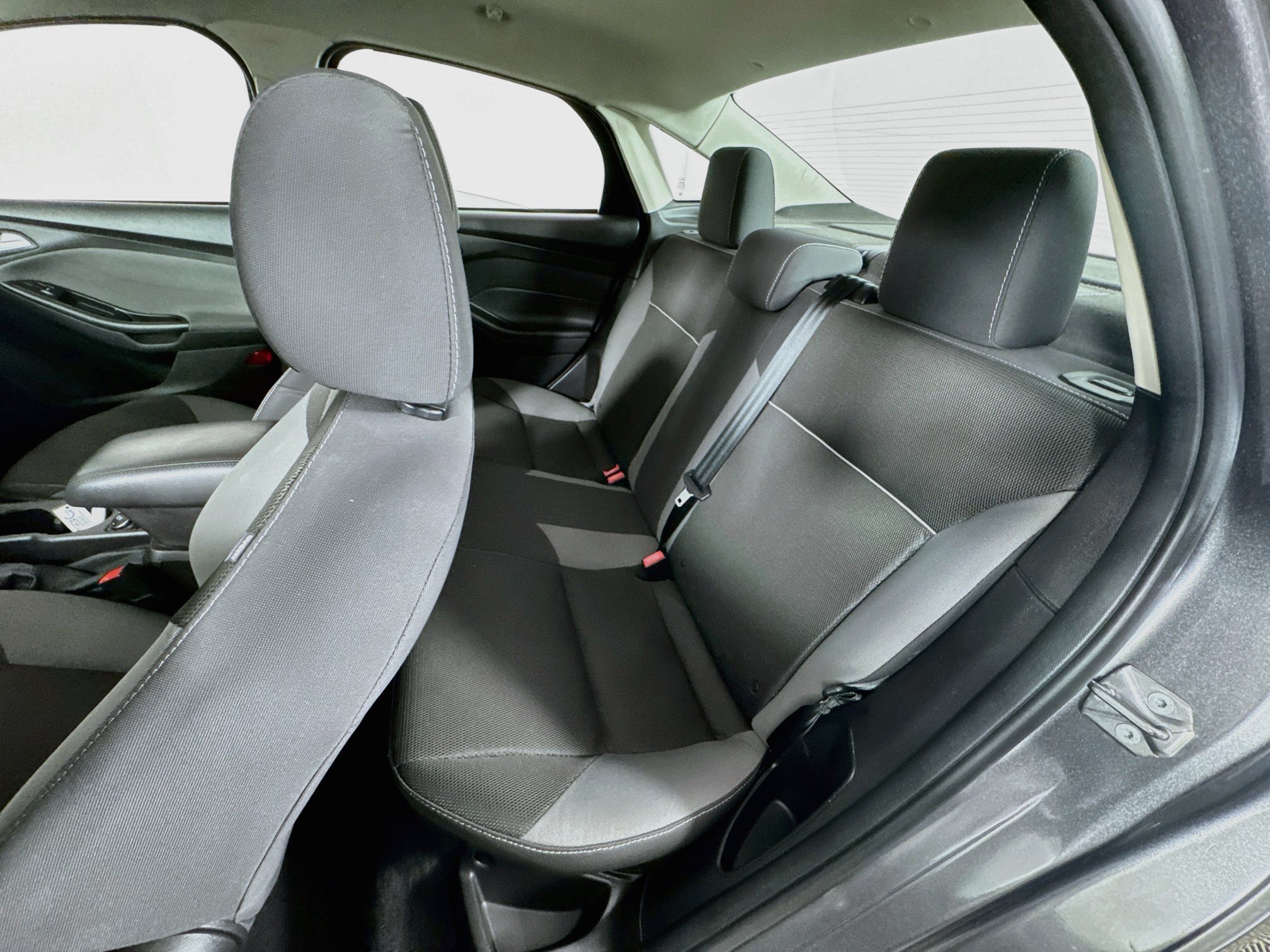 Used 2014 Ford Focus SE FWD image 16