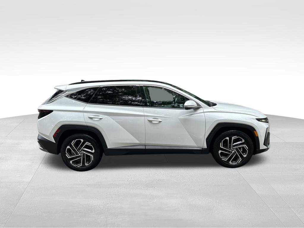 Used 2025 Hyundai Tucson Limited FWD image 7