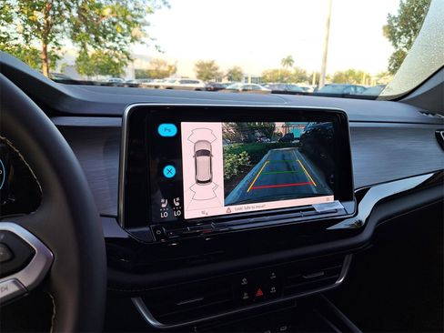 New 2026 Volkswagen Atlas Cross Sport SE image 11