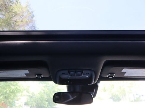 Used 2021 Chevrolet TrailBlazer RS w/ Sun and Liftgate Package AWD/4WD image 28