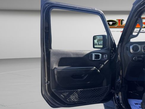 Used 2020 Jeep Wrangler Unlimited Sahara w/ Uconnect 4C Nav & Sound Group image 24