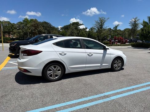 Used 2019 Hyundai Elantra SEL FWD image 6
