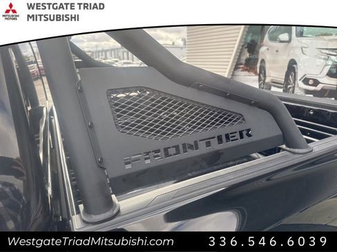 Used 2022 Nissan Frontier SV w/ Technology Package image 9