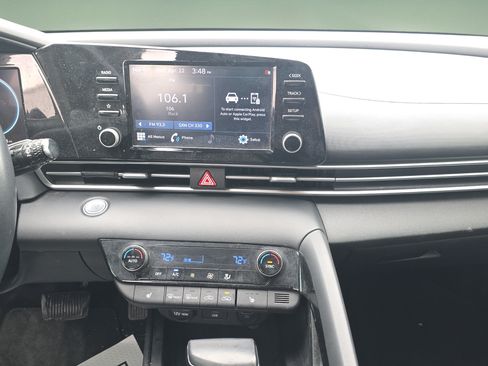 Used 2021 Hyundai Elantra SEL FWD image 12