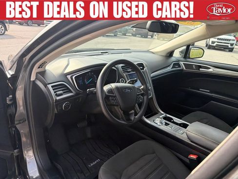 Used 2020 Ford Fusion SE FWD image 12