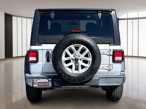 Used 2023 Jeep Wrangler Sport S image 5