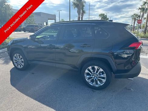 Used 2023 Toyota RAV4 XLE Premium FWD image 3