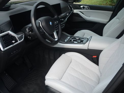 Used 2025 BMW X5 xDrive40i image 2