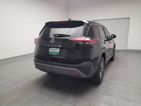Used 2023 Nissan Rogue S image 7