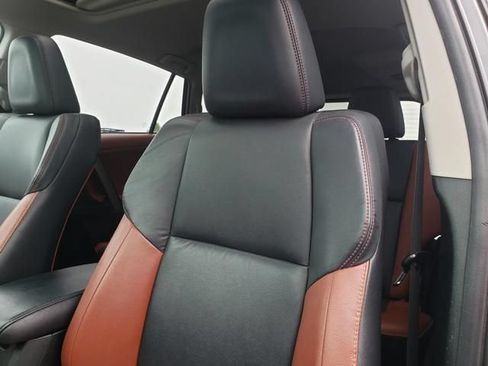 Used 2013 Toyota RAV4 Limited AWD/4WD image 18