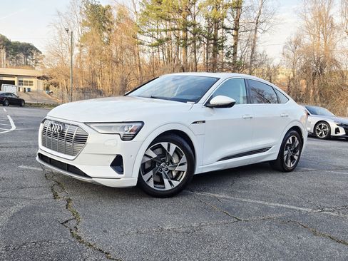 Used 2020 Audi e-tron Premium Plus image 1
