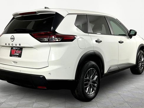 Used 2024 Nissan Rogue S image 6