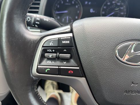 Used 2017 Hyundai Elantra Limited FWD image 16