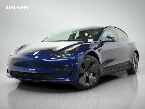 Used 2023 Tesla Model 3 Standard Range RWD image 1