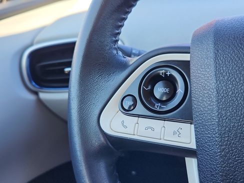 Used 2017 Toyota Prius Three Touring image 19