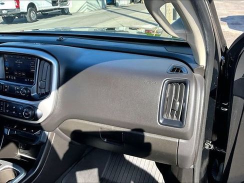 Used 2019 Chevrolet Colorado LT AWD/4WD image 16