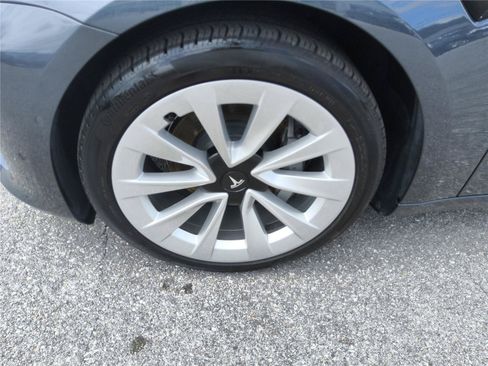 Used 2022 Tesla Model 3 Long Range AWD/4WD image 9