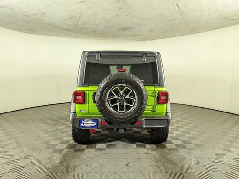 Used 2025 Jeep Wrangler Unlimited Rubicon image 8