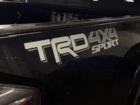Used 2022 Toyota Tacoma TRD Sport image 6