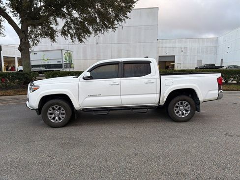 Used 2018 Toyota Tacoma SR5 image 2