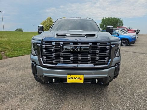Used 2024 GMC Sierra 2500 Denali Ultimate AWD/4WD image 8