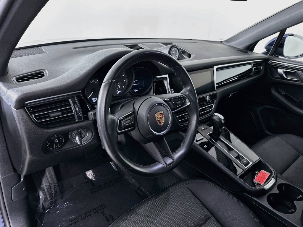 Used 2023 Porsche Macan AWD/4WD image 9