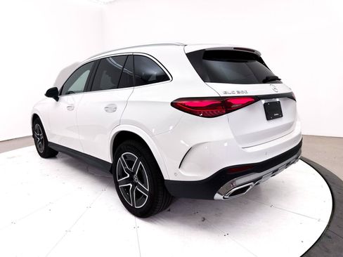 Used 2025 Mercedes-Benz GLC 300 4MATIC image 16