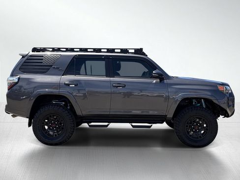 Used 2020 Toyota 4Runner TRD Off-Road Premium AWD/4WD image 10
