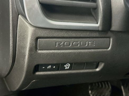 Used 2023 Nissan Rogue S AWD/4WD image 17