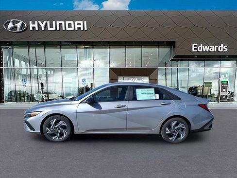 New 2025 Hyundai Elantra Sport image 3