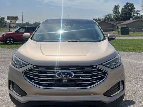 Used 2020 Ford Edge Titanium w/ Equipment Group 301A AWD/4WD image 3