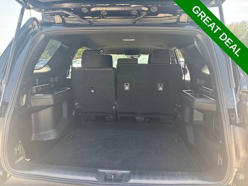 Used 2025 Toyota 4Runner SR5 AWD/4WD image 9