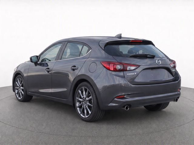 Used 2018 MAZDA MAZDA3 Touring FWD image 3