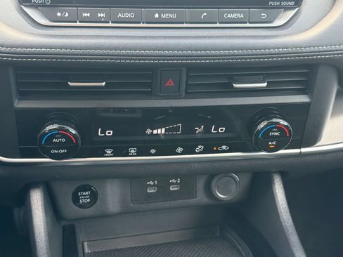 Used 2025 Nissan Rogue SV AWD/4WD image 24