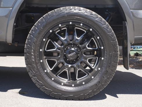 Used 2019 Ford F150 XLT w/ Equipment Group 302A Luxury AWD/4WD image 17