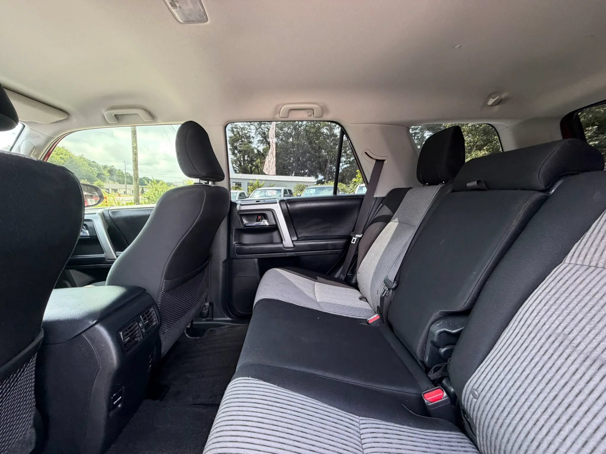 Used 2017 Toyota 4Runner SR5 RWD image 19