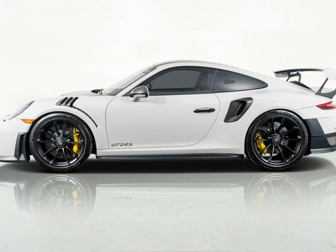 Used 2018 Porsche 911 GT2 RS w/ Weissach Package image 16