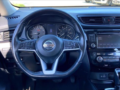 Used 2018 Nissan Rogue SV image 6