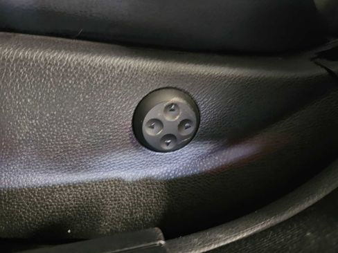 Used 2013 Mercedes-Benz C 300 Sport image 25