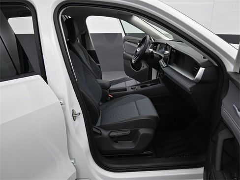 New 2026 Volkswagen Tiguan SE image 14