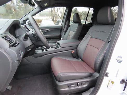 New 2025 Honda Ridgeline Black Edition image 12