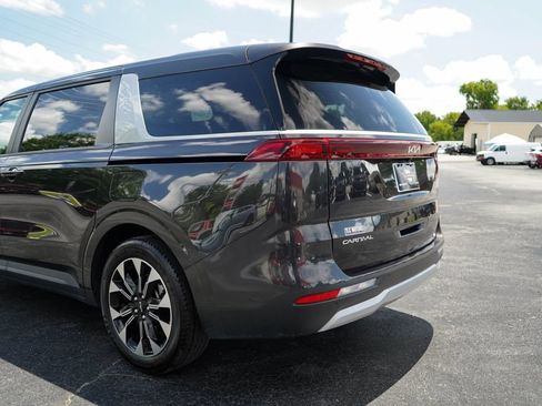 Used 2024 Kia Carnival EX FWD image 22