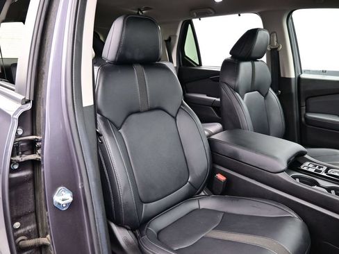 Used 2025 Honda Pilot EX-L image 37