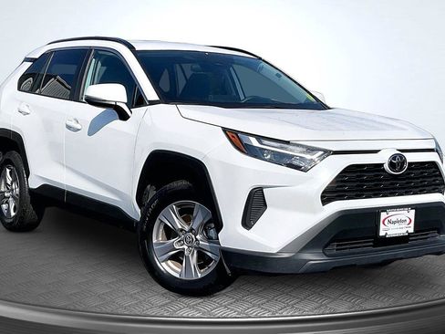 Used 2025 Toyota RAV4 XLE AWD/4WD image 13