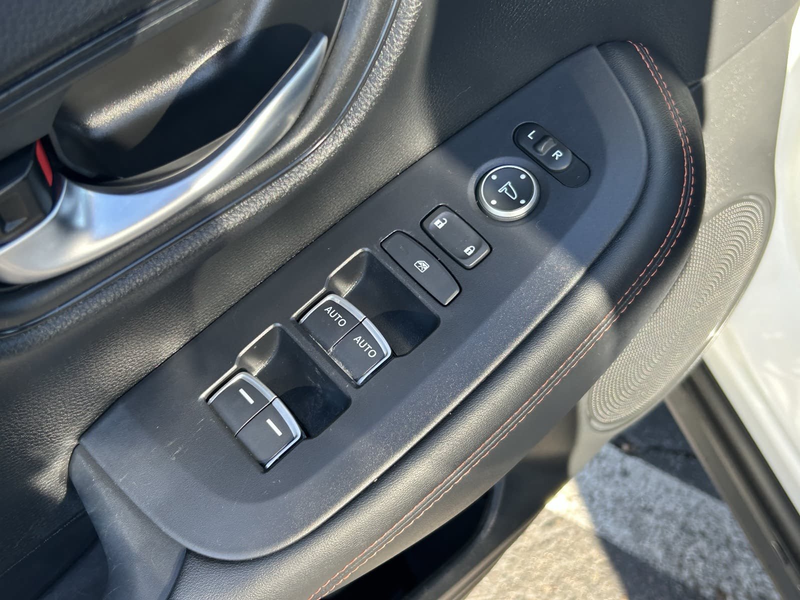 Certified 2025 Honda HR-V Sport image 25