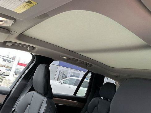 New 2026 Volvo XC90 B6 Plus w/ Protection Package Premier AWD/4WD image 17