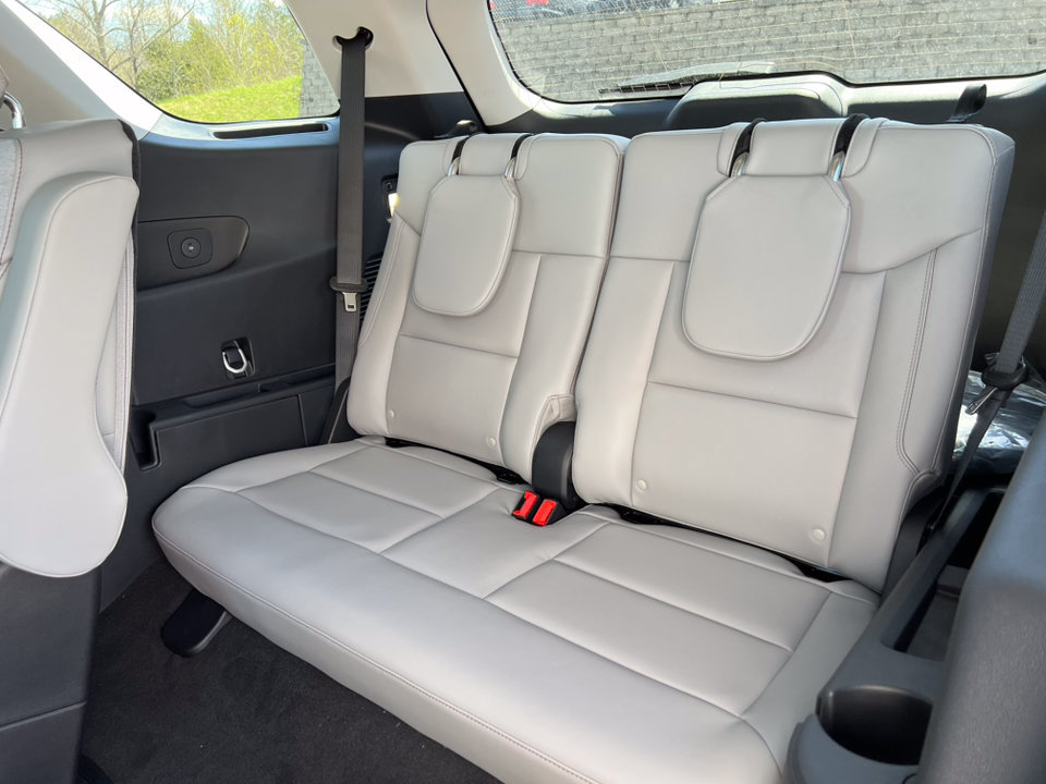 Used 2026 Ford Explorer Active w/ Active Comfort Package AWD/4WD image 6
