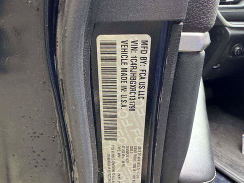 Used 2024 Jeep Grand Cherokee Limited w/ Black Appearance Package AWD/4WD image 19